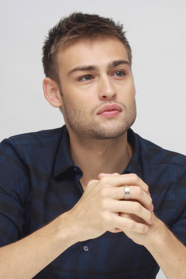 Douglas Booth Poster G685219
