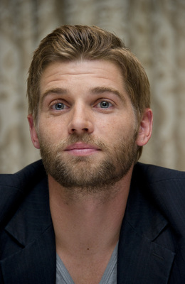 Mike Vogel Mouse Pad G686062