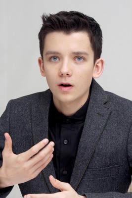 Asa Butterfield tote bag #G687164