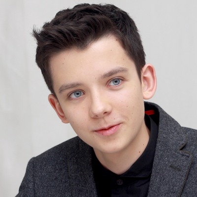 Asa Butterfield Mouse Pad G687167