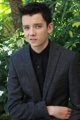 Asa Butterfield puzzle G687168