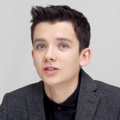 Asa Butterfield puzzle G687169
