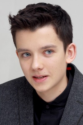 Asa Butterfield puzzle G687171