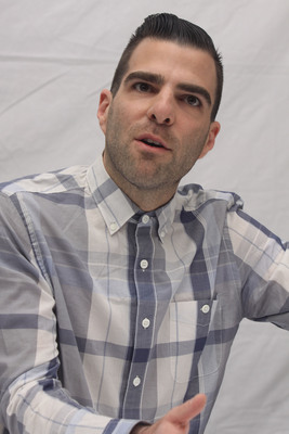Zachary Quinto Poster G687247