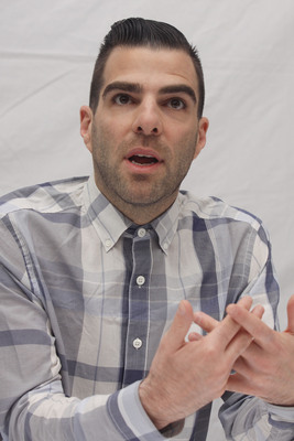 Zachary Quinto Poster G687248