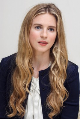 Brit Marling puzzle G690968