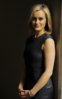 Taylor Schilling Poster G691312
