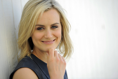 Taylor Schilling Poster G691315