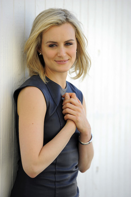 Taylor Schilling Poster G691316