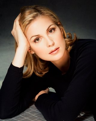 Kelly Rutherford Mouse Pad G693234