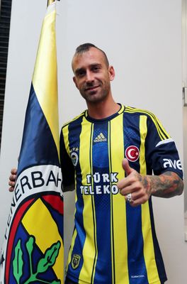 Raul Meireles poster with hanger