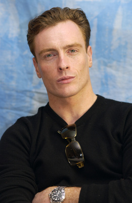 Toby Stephens Stickers G701606