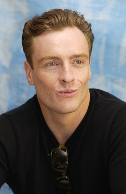 Toby Stephens puzzle G701607