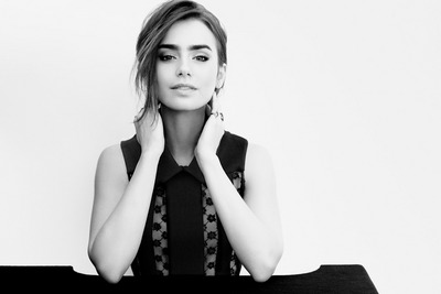 Lily Collins Poster G708370