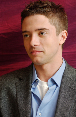 Topher Grace Poster G711157