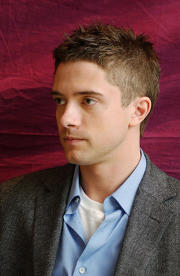 Topher Grace Poster G711165