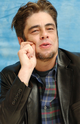 Benicio del Toro Stickers G718059