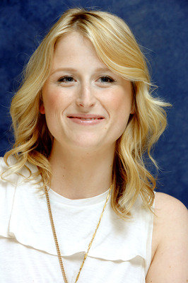 Mamie Gummer Mouse Pad G718973