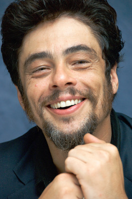 Benicio Del Toro Poster G720379