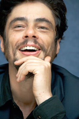 Benicio Del Toro Poster G720386
