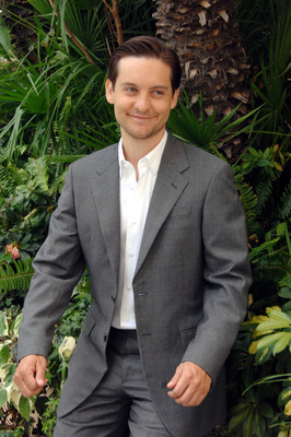 Tobey Maguire puzzle G723043