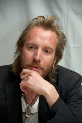 Rhys Ifans Poster G723550