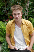 Robert Pattinson Longsleeve T-shirt #1183614