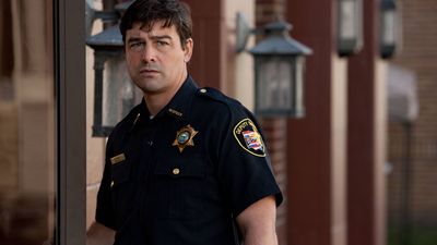 Kyle Chandler puzzle G725326