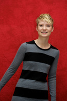 Mia Wasikowska sweatshirt #1188893