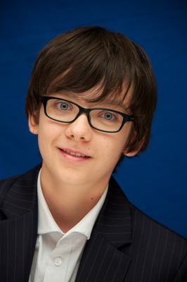 Asa Butterfield Mouse Pad G730808
