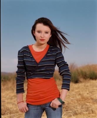 Emily Browning Poster G73186