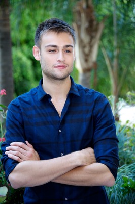 Douglas Booth Poster G735367