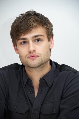 Douglas Booth Poster G735368