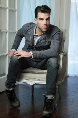 Zachary Quinto Poster G735798