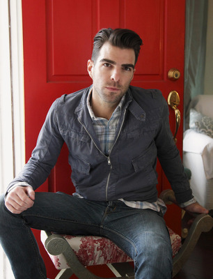 Zachary Quinto Poster G735801