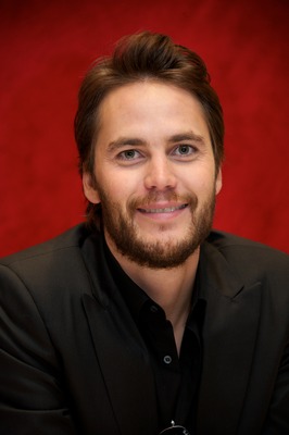 Taylor Kitsch puzzle G735882