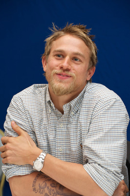 Charlie Hunnam puzzle G736145