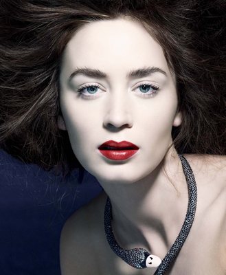 Emily Blunt Poster G738688