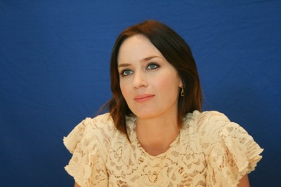 Emily Blunt Stickers G738690