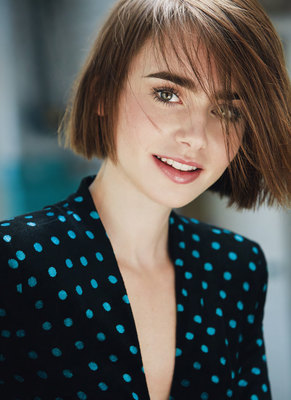 Lily Collins Poster G739538