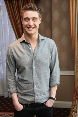 Max Irons puzzle G747848