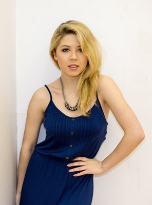 Jennette McCurdy Stickers G751378