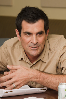 Ty Burrell puzzle G754969