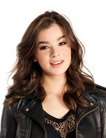Hailee Steinfeld Mouse Pad G758693