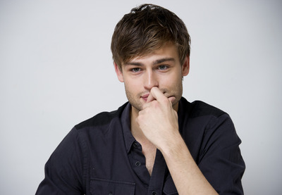 Douglas Booth Poster G759504
