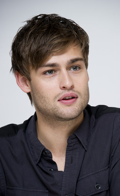 Douglas Booth Poster G759505