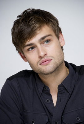 Douglas Booth Stickers G759507
