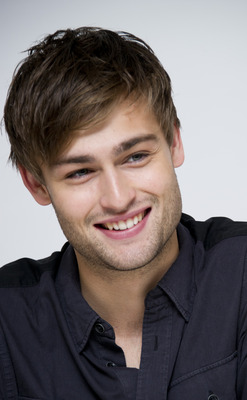 Douglas Booth Poster G759508