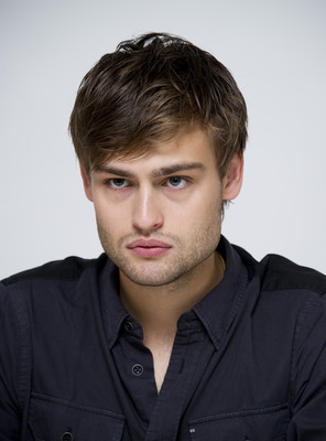 Douglas Booth Poster G759512