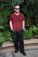 Ricky Gervais Longsleeve T-shirt #1227538